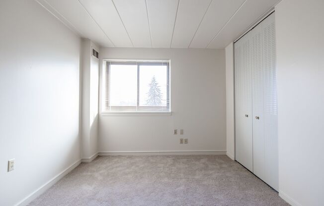 3 beds, 2 baths, 1,166 sqft, $1,550, Unit Unit 605