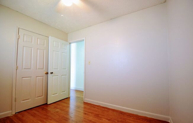 3 beds, 2 baths, $1,100