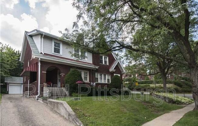 105 N Meadowcroft