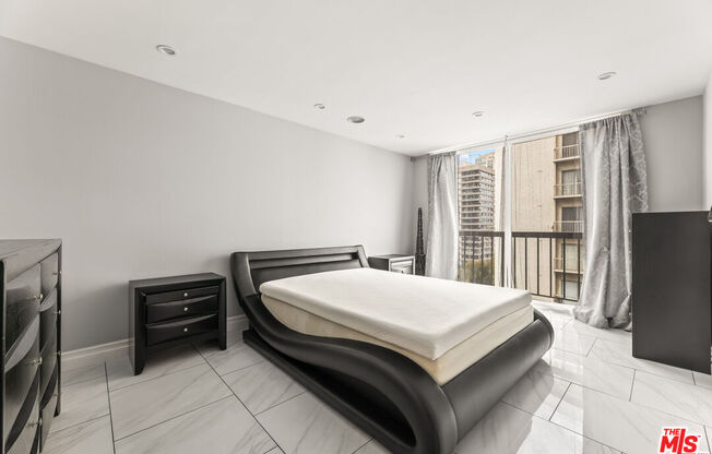 1 bed, 2 baths, 1,076 sqft, $3,750, Unit 1103