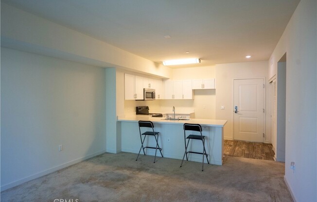 1 bed, 1 bath, 690 sqft, $3,500, Unit 123