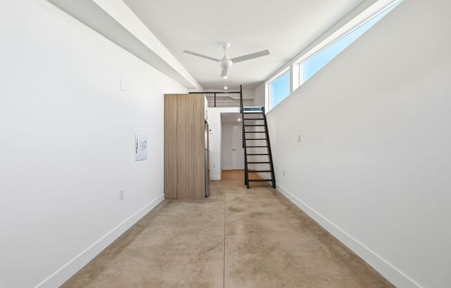 Studio, 1 bath, 296 sqft, $1,746, Unit 203-A