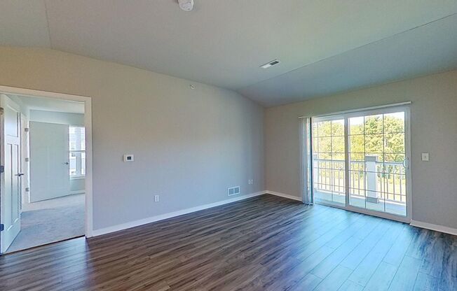 3 beds, 2 baths, $2,085, Unit 58