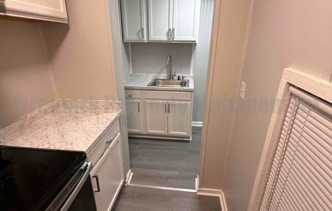 1 bed, 1 bath, 400 sqft, $1,050, Unit C/Cottage