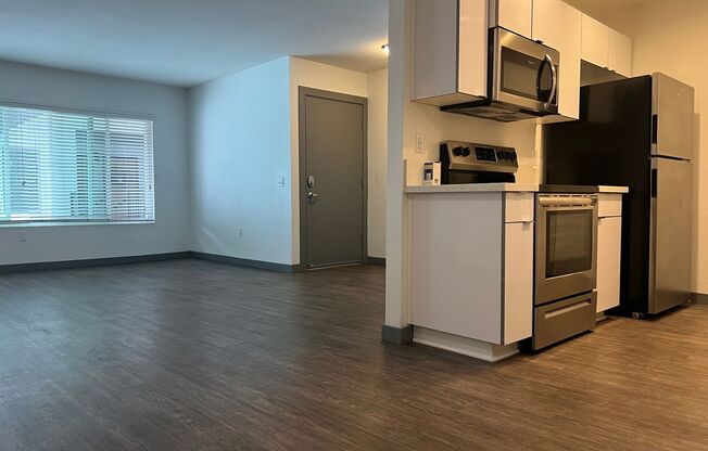 2 beds, 2 baths, 1,000 sqft, $3,110, Unit C078