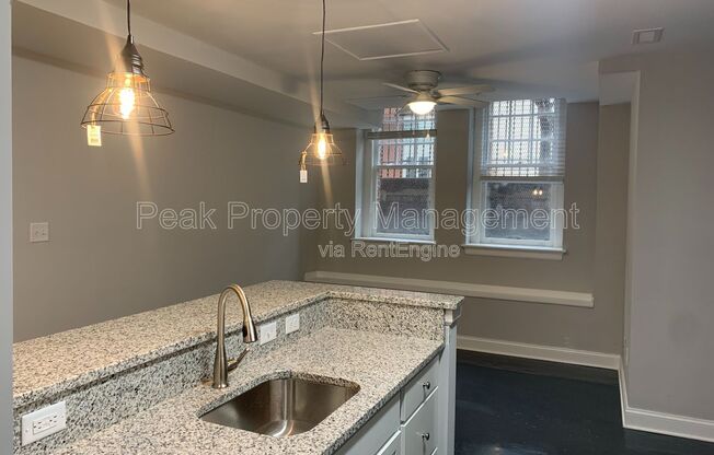 1 bed, 1 bath, 814 sqft, $1,195, Unit 11