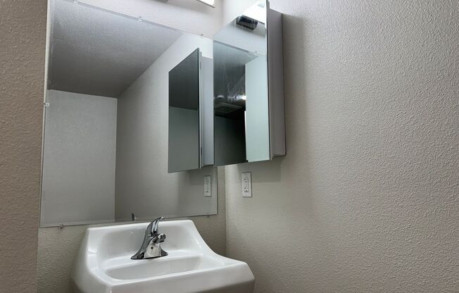 1 bed, 1 bath, 547 sqft, $3,200, Unit 402