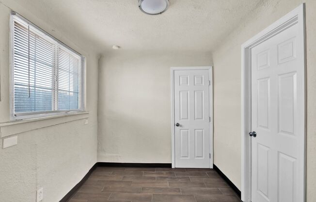 2 beds, 1 bath, $1,150