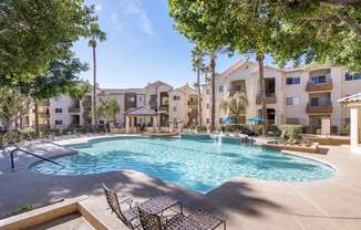 Sonterra Apartments at Paradise Valley - Resort-style pool and spa