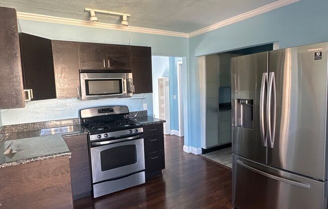 2 beds, 1 bath, $1,995