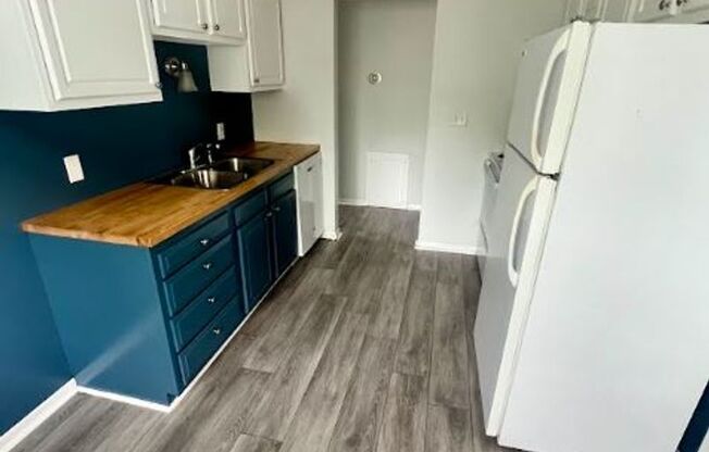 2 beds, 1 bath, 750 sqft, $1,375, Unit 1650-1