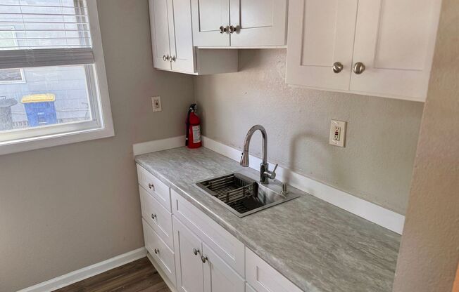 Beautiful 3/1 in Clearwater Available Now!