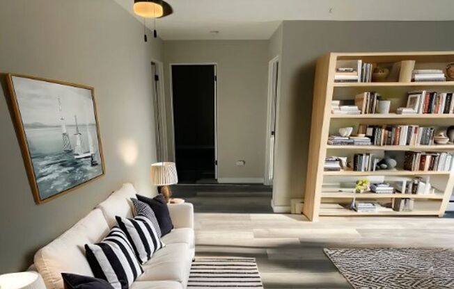 2 beds, 1 bath, $1,095, Unit Apt. 218