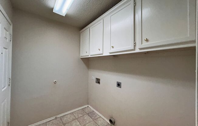 3 beds, 2 baths, $1,500