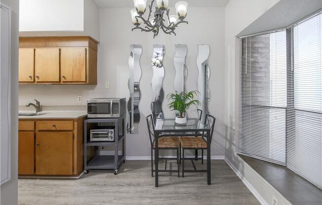Furnished 1x1 North Campus Apartment on Guad