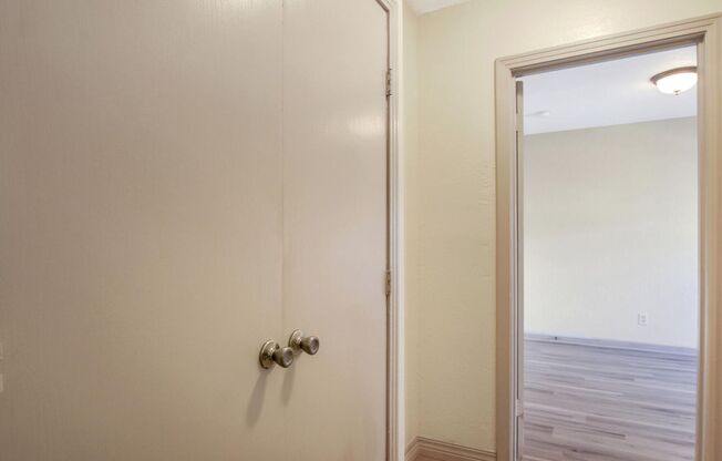 1 bed, 1 bath, 600 sqft, $775, Unit 3864 N. Oliver St.