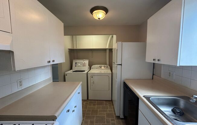 2 beds, 1 bath, 1,147 sqft, $950