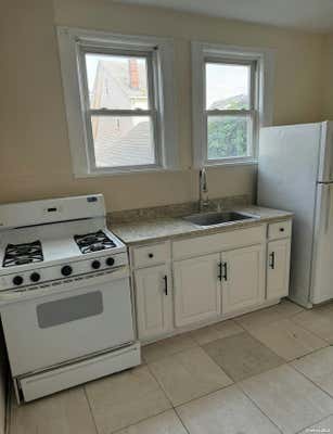 2 beds, 1 bath, $2,550, Unit 1FL