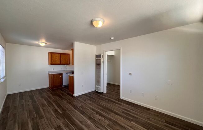 1 bed, 1 bath, 600 sqft, $1,095, Unit 475 E Cedar St. - #29