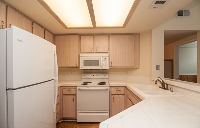 Spacious 2 Bed / 2 Bath Condo + Loft  in Mission Valley
