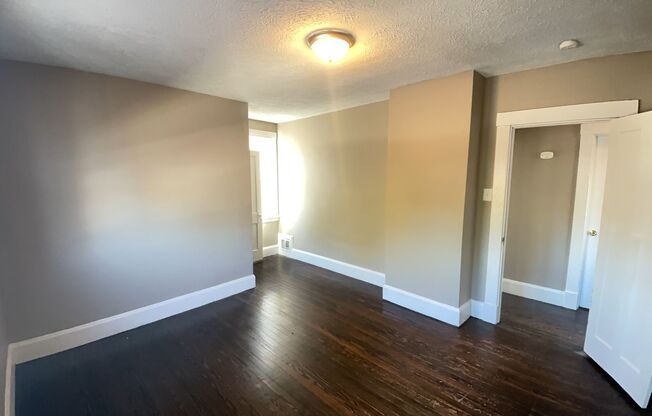 2 beds, 1 bath, $1,275