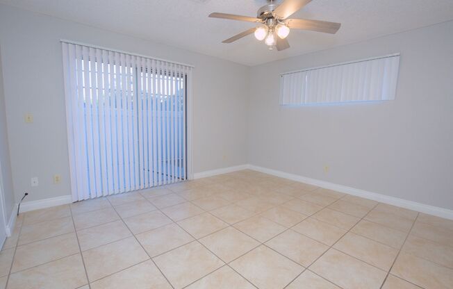 2 beds, 2 baths, $1,200, Unit # #C