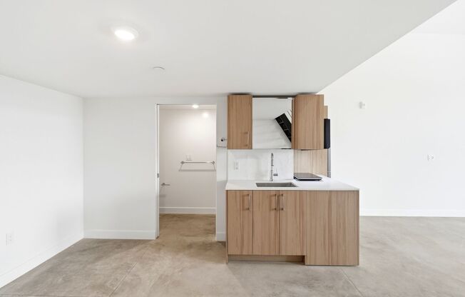 Studio, 1 bath, 579 sqft, $2,095, Unit 305-C