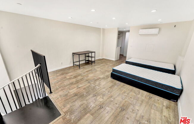 1 bed, 1.5 baths, 742 sqft, $2,695, Unit 106