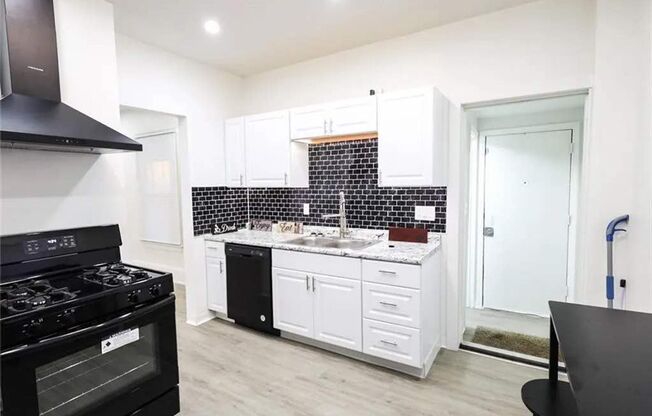 3BD/ 1.5 BA Home for Rent- Cleveland