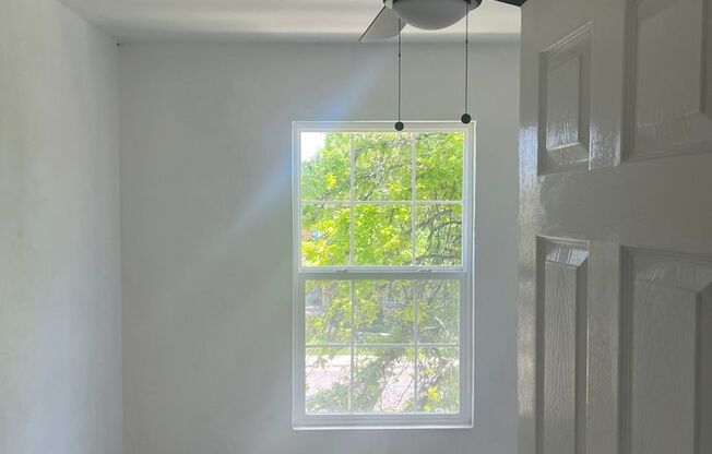 2bed 2 1/2 bath townhome