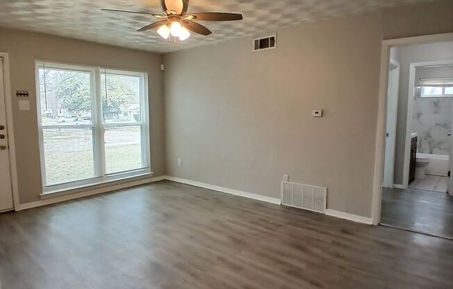 3 Bedrooms, 1 Bath, 1 Car Garage near I-35 & I-20