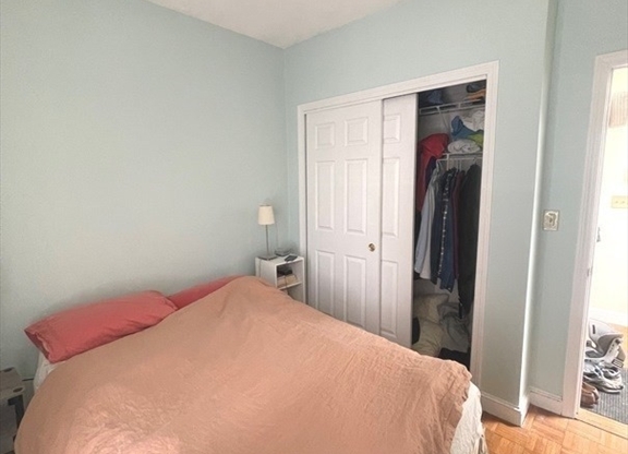 1 bed, 1 bath, 500 sqft, $2,700, Unit 8(4B)
