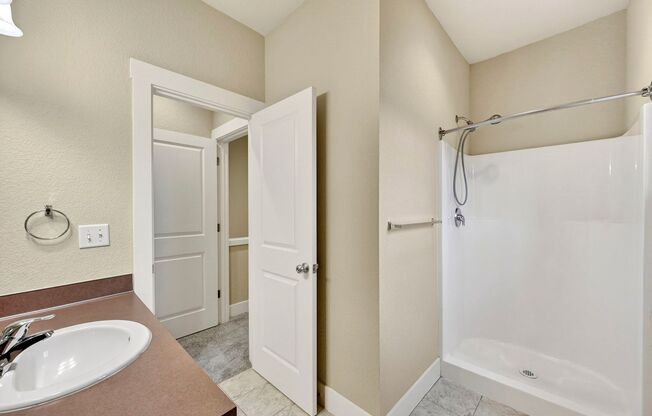 3 beds, 2.5 baths, 1,517 sqft, $2,395, Unit 17264