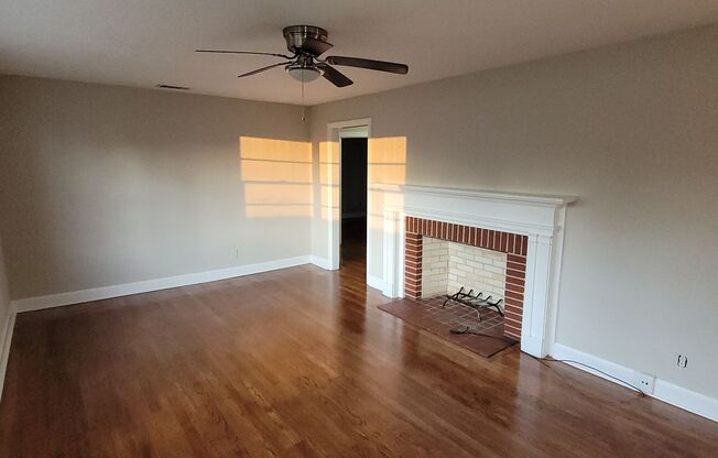 3 beds, 1 bath, $1,350