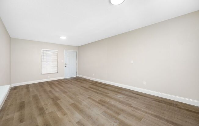 2 beds, 1 bath, 780 sqft, $2,395, Unit 07