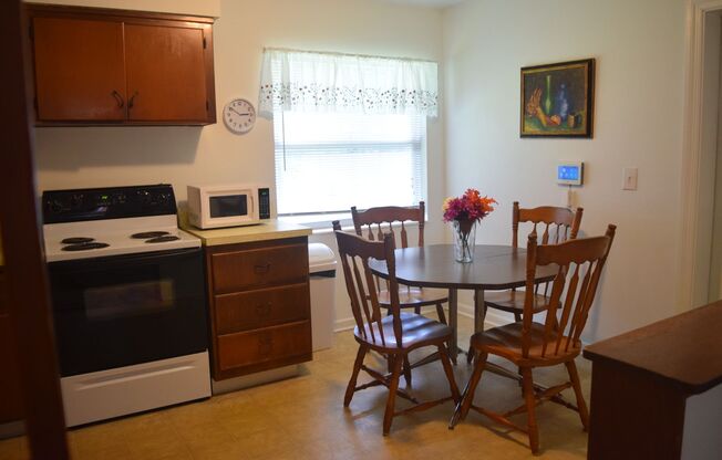 2 beds, 1 bath, $1,950