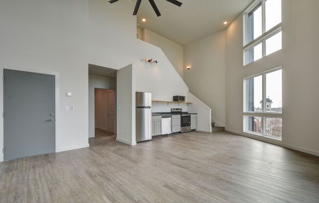 2 beds, 2 baths, 900 sqft, $1,995, Unit 413