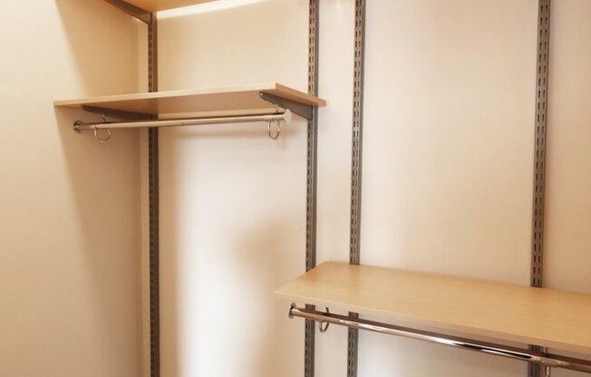 2 beds, 1 bath, 941 sqft, $3,595, Unit W301