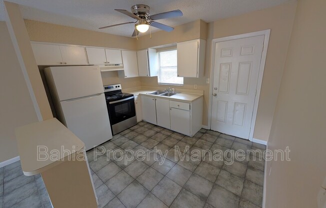 3307 N 77 ST