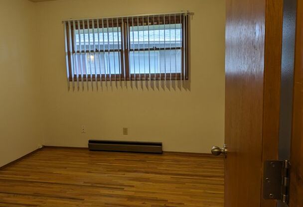 2 beds, 1 bath, 960 sqft, $1,445, Unit Tennessee-7433