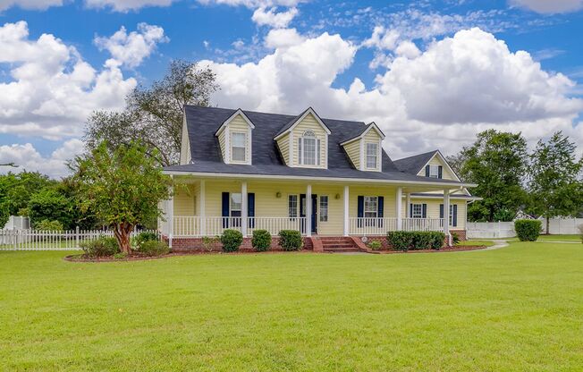 Charming 3-Bedroom Home with Bonus Room in Sought-After Neighborhood only 5 Minutes from South Effingham Elementary