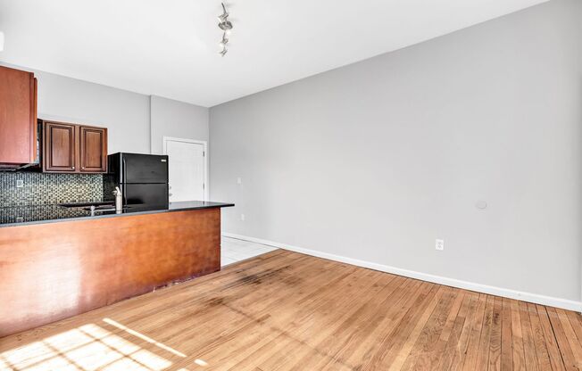2810 East Main