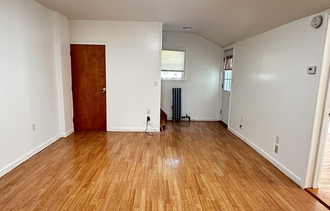 2 beds, 2 baths, 1,000 sqft, $2,200, Unit 3