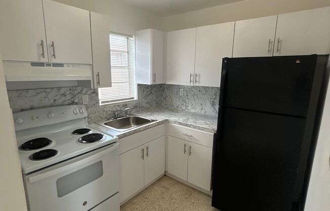 1 bed, 1 bath, 500 sqft, $1,700, Unit 7