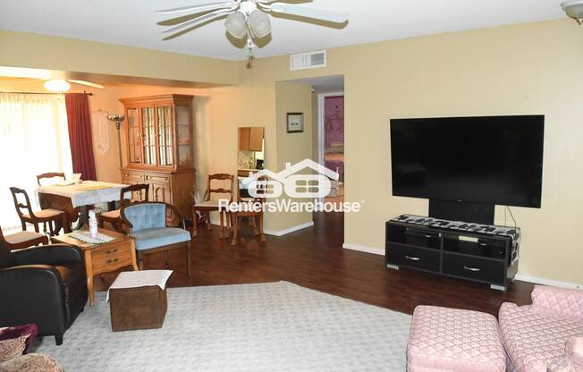 10005 W PLEASANT VLY RD