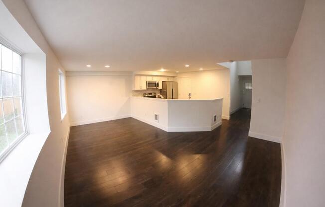 20803 110 LN SE