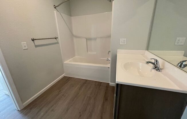 2 beds, 2 baths, 891 sqft, $1,150, Unit 1140-111