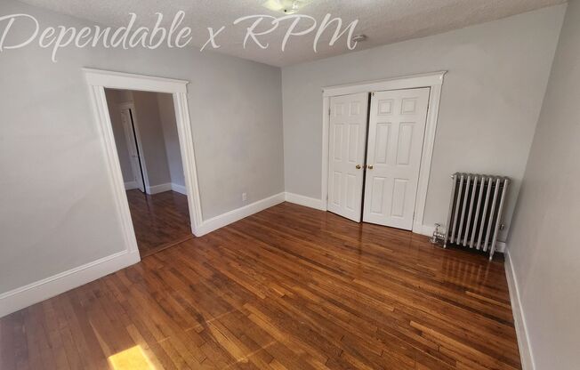 3 beds, 1 bath, 1,300 sqft, $2,900, Unit Unit 2