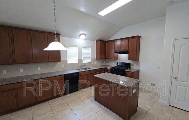 1306 SQUIRE DR