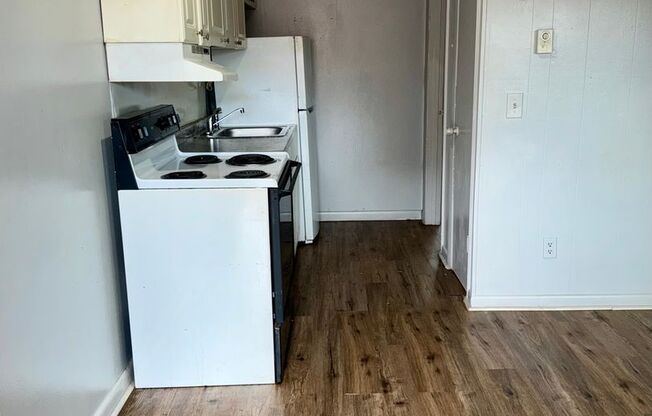 1 bed, 1 bath, $795, Unit Unit 9